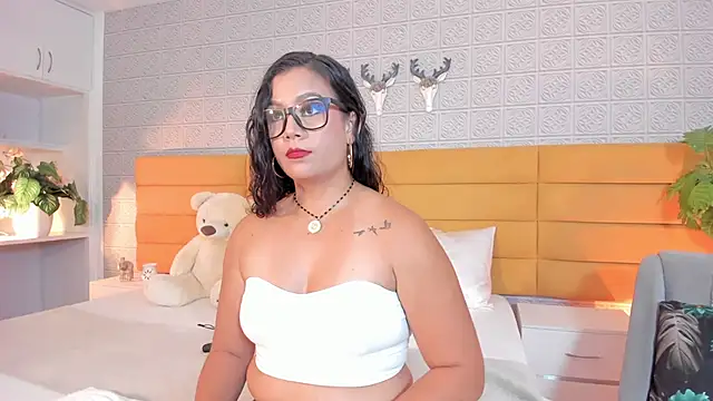 LeilaHiuston online show from 04.30.26