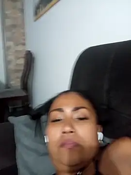 Ariana Rodriguez online show from 10.04.25