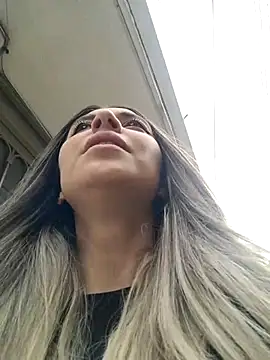 Isabella Varella online show from 03.04.25