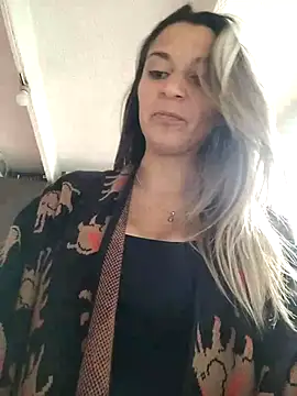 Isabella Varella online show from 03.12.25