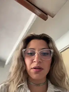 Isabella Varella online show from 01.05.26