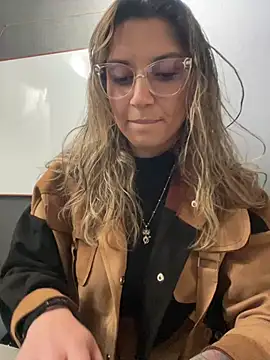 Isabella Varella online show from 02.03.26