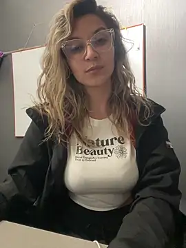 Isabella Varella online show from 02.13.26