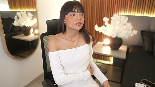 ZaraLuuv online show from 11.02.25