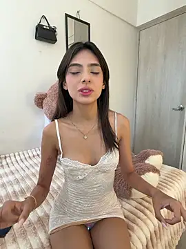 ZaraLuuv online show from 03.03.26