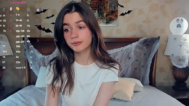 Snapshot of CathrynCovil chatting on 11.01.25 CathrynCovil online show from 11.01.25