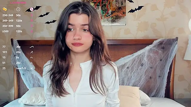 Snapshot of CathrynCovil chatting on 11.02.25 CathrynCovil online show from 11.02.25