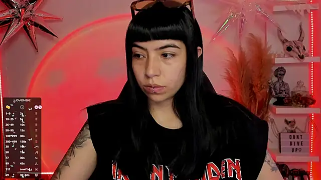 Saraa Desiree online show from 03.05.25