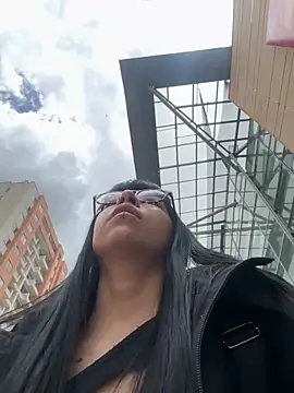 Saraa Desiree online show from 09.25.25