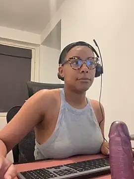 Melia Rayne online show from 04.28.26