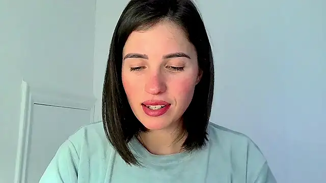 Snapshot of neferutt chatting on 11.06.25 neferutt online show from 11.06.25