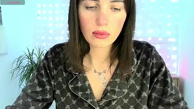 neferutt online show from 11.27.25