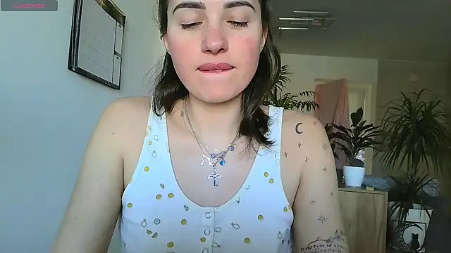 neferutt online show from 02.14.26