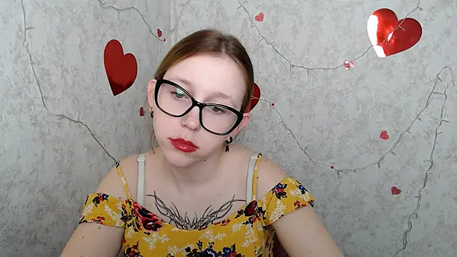 Snapshot of _MiraGold_ chatting on 03.07.25 MiraGold online show from 03.07.25