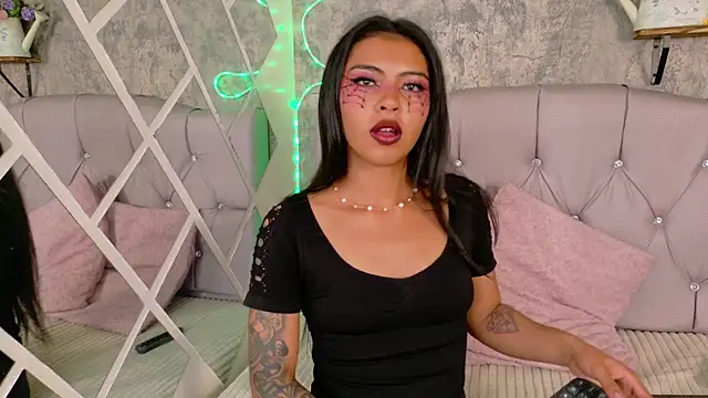 Devil AliceXo online show from 10.08.25