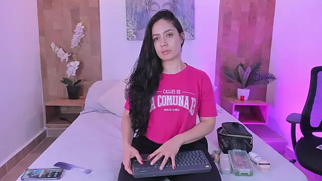 Snapshot of isabella_winkler chatting on 06.18.26 isabella winkler online show from 06.18.26