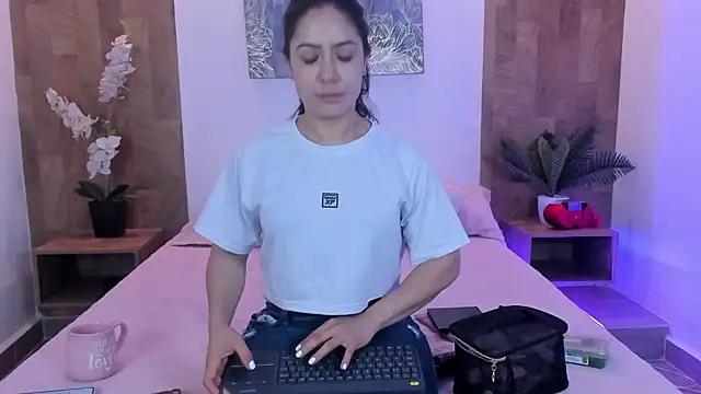 Snapshot of isabella_winkler chatting on 07.29.26 isabella winkler online show from 07.29.26