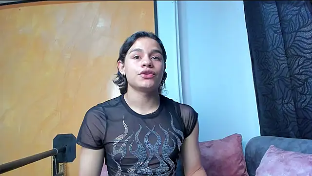 Moonroxe  online show from 03.12.25