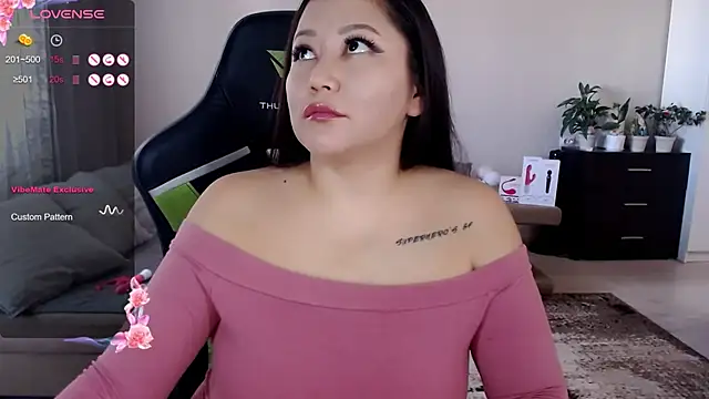 Snapshot of LisaAsianFlower chatting on 09.18.25 LisaAsianFlower online show from 09.18.25
