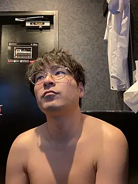 Snapshot of waka3232 chatting on 10.03.25 waka3232 online show from 10.03.25