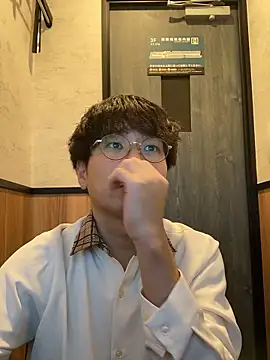 Snapshot of waka3232 chatting on 10.04.25 waka3232 online show from 10.04.25