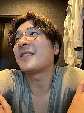 Snapshot of waka3232 chatting on 11.04.25 waka3232 online show from 11.04.25