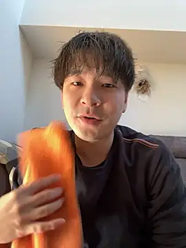 Snapshot of waka3232 chatting on 12.04.25 waka3232 online show from 12.04.25