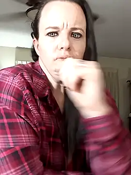 Snapshot of cattlegurl chatting on 03.04.25 cattlegurl online show from 03.04.25