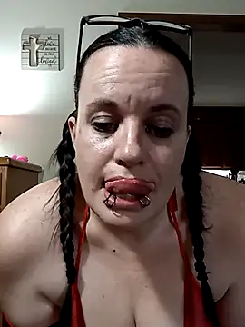 Snapshot of cattlegurl chatting on 03.04.25 cattlegurl online show from 03.04.25