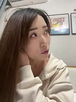 Snapshot of TOP_yoyo chatting on 12.22.25 TOP yoyo online show from 12.22.25