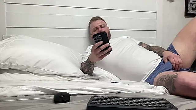 Snapshot of Thegreatwhitepipe chatting on 09.23.25 Thegreatwhitepipe online show from 09.23.25