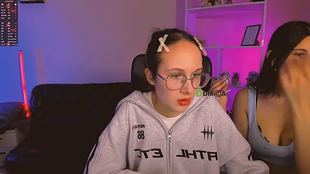 mona cloud online show from 11.25.25