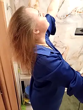 Juicy PeachLux online show from 03.08.25