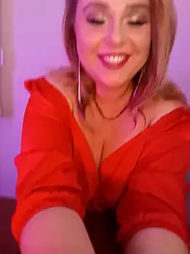 Juicy PeachLux online show from 03.08.25