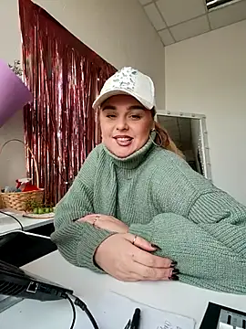 Juicy PeachLux online show from 10.15.25