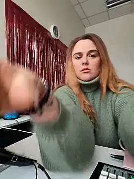 Juicy PeachLux online show from 11.09.25