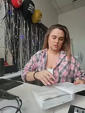 Juicy PeachLux online show from 06.05.26