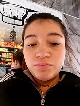 Karina Leon online show from 11.29.25