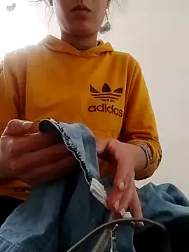 saraaxx1 online show from 11.21.25