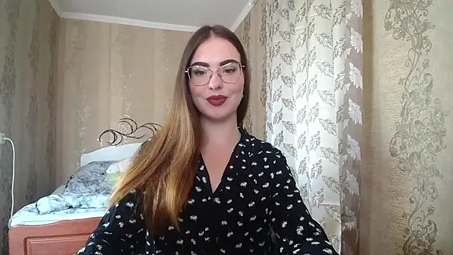 Snapshot of Leila_Kissyu chatting on 06.20.26 Leila Kissyu online show from 06.20.26