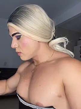 isahilton1 online show from 10.03.25