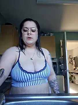 Saucy-Serenity online show from 04.25.26
