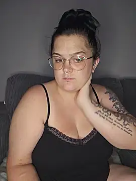 Saucy-Serenity online show from 07.12.26