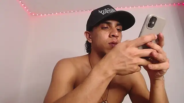 Snapshot of Monkey_uchiha777 chatting on 02.06.26 Monkey uchiha777 online show from 02.06.26