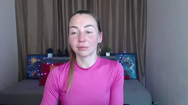 Snapshot of Kiss_julli88I chatting on 03.08.25 Kiss julli88I online show from 03.08.25