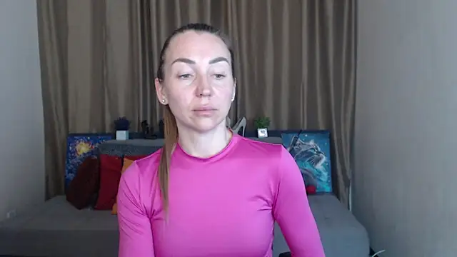 Snapshot of Kiss_julli88I chatting on 03.08.25 Kiss julli88I online show from 03.08.25