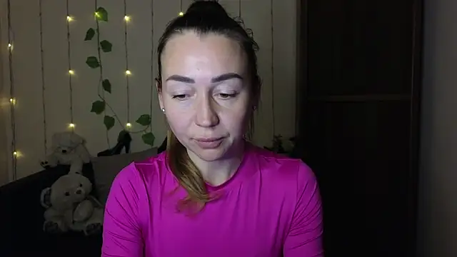 Snapshot of Kiss_julli88I chatting on 03.09.25 Kiss julli88I online show from 03.09.25