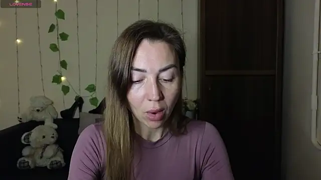 Snapshot of Kiss_julli88I chatting on 03.13.25 Kiss julli88I online show from 03.13.25