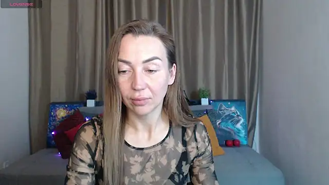 Snapshot of Kiss_julli88I chatting on 03.21.25 Kiss julli88I online show from 03.21.25