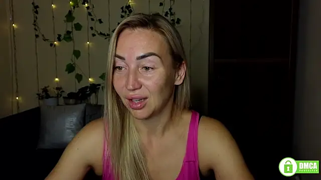 Snapshot of Kiss_julli88I chatting on 09.15.25 Kiss julli88I online show from 09.15.25